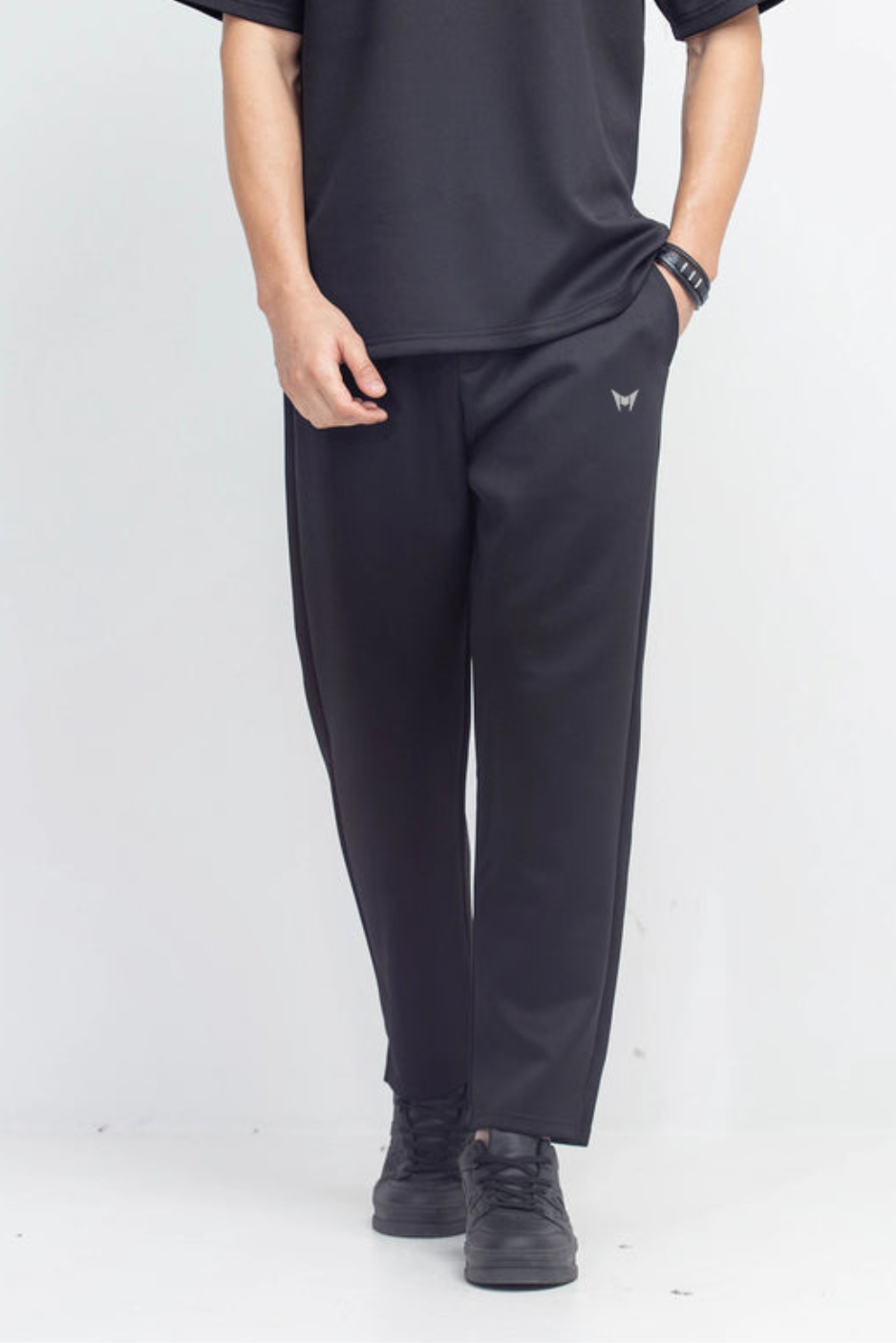 Men's Solid Black Premium Relaxed Fit Trouser
